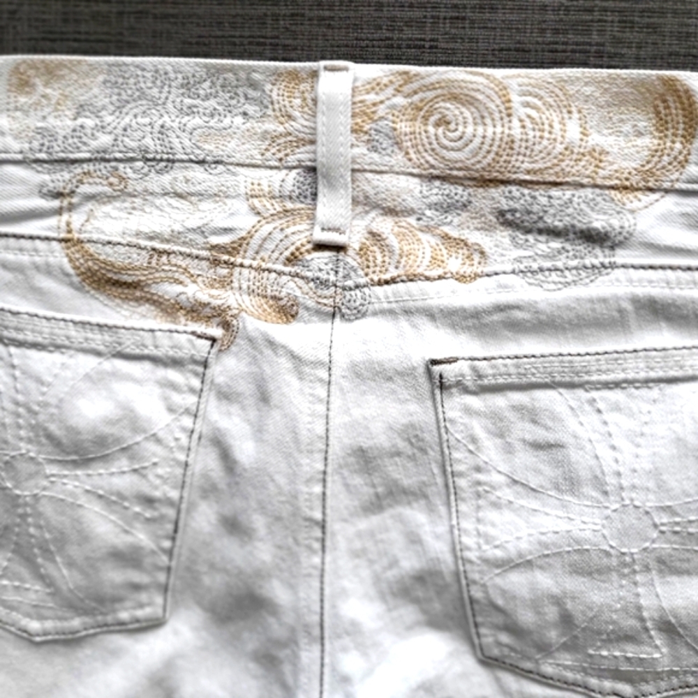 Habitual Straight Leg White Jeans Size 28